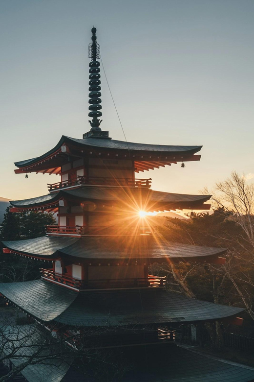 1-Day Mt Fuji and Hakone Sightseeing trip from Tokyo - Chureito Pagoda photo stop: short walk, big payoff