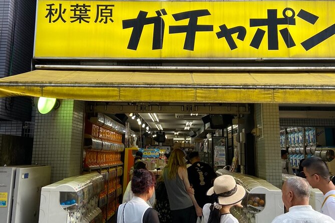 100% PRIVATE Anime, Manga, Game & Pop Culture Tour in Akihabara - Stop 3: Maidreamin Akihabara and how to handle café time