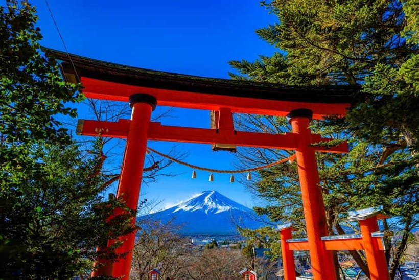 3-Row Luxury Bus Tour to Mt. Fuji, Lake Kawaguchi from Tokyo - Rain, schedule changes, and the Fuji-visibility reality check