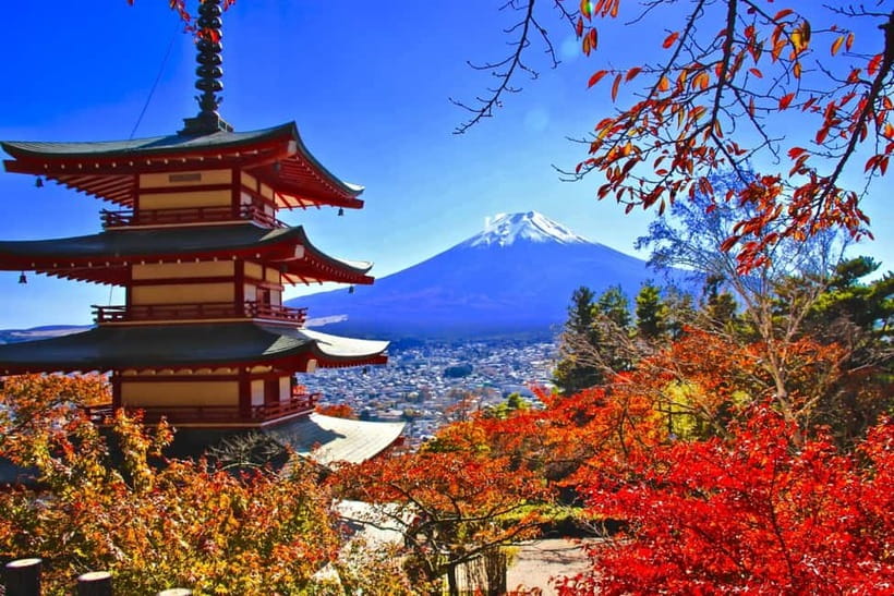 3-Row Luxury Bus Tour to Mt. Fuji, Lake Kawaguchi from Tokyo - Arakurayama Sengen Park: The stairs, the shrine, and the pagoda frames