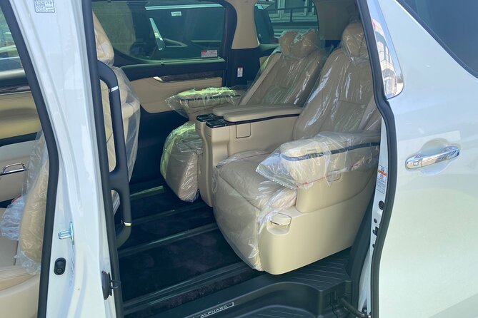 Airport transfer between Haneda and Tokyo or Disney or Yokohama - Comfort Details That Matter: Air-Con, Baby Seats, and Name Signs