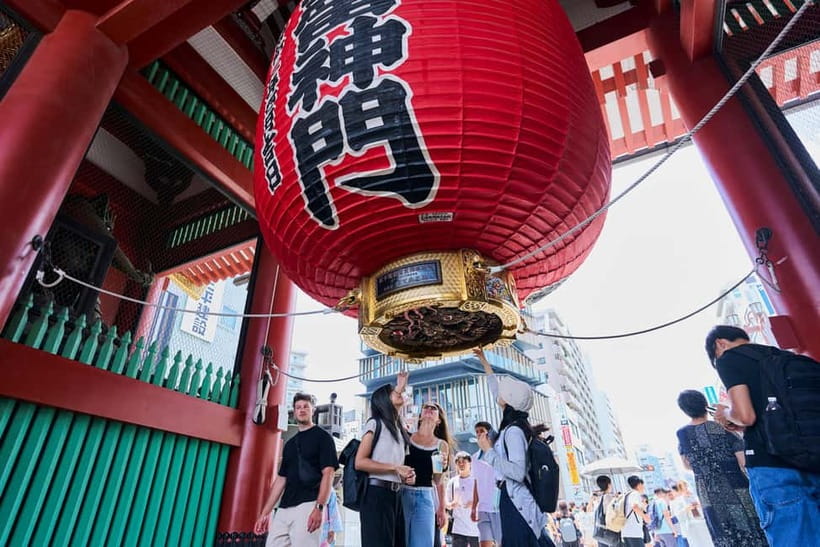 Asakusa: 2-Hour History Walking Tour & Local Food Tasting - Meeting Kaminarimon: finding your guide and start time