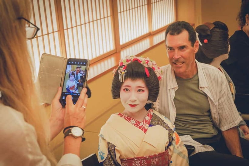 Asakusa: Geisha Performance and Tea House Experience - Meet Real Geisha: Conversation, Questions, and the Photo Moment