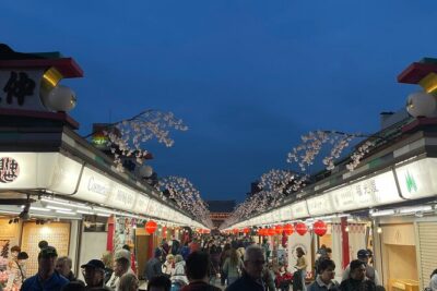 Asakusa Traditional Experience - Nakamise-dori by Kaminarimon: shop smarter on a traditional 200+ meter lane