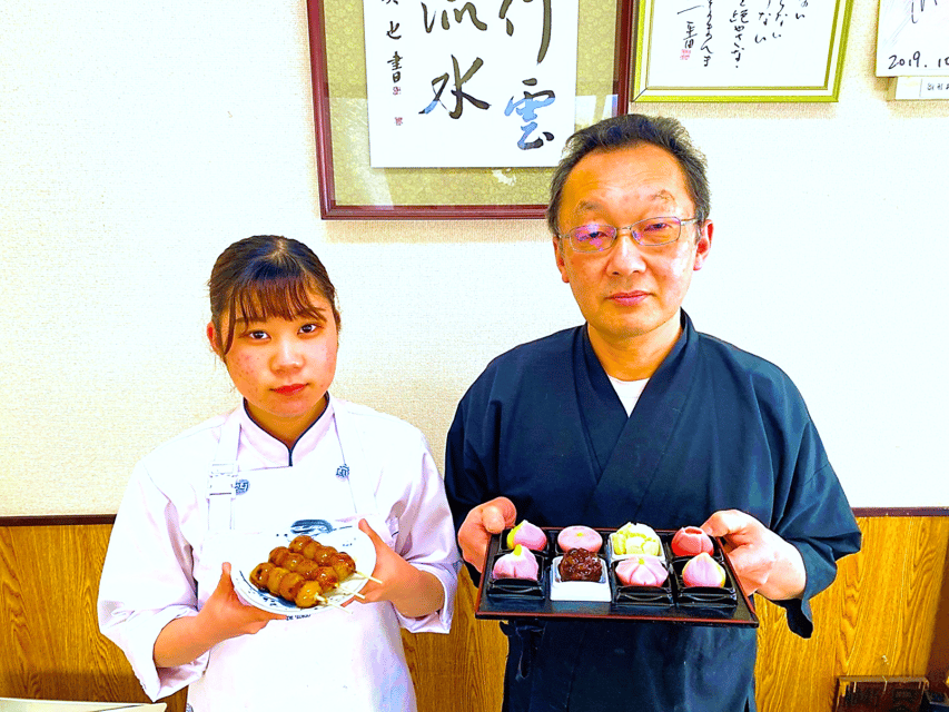 At an Antique Shop, Tea Ceremony and Japanese Sweets Forming - Tea ceremony in a chair: matcha and a calmer pace