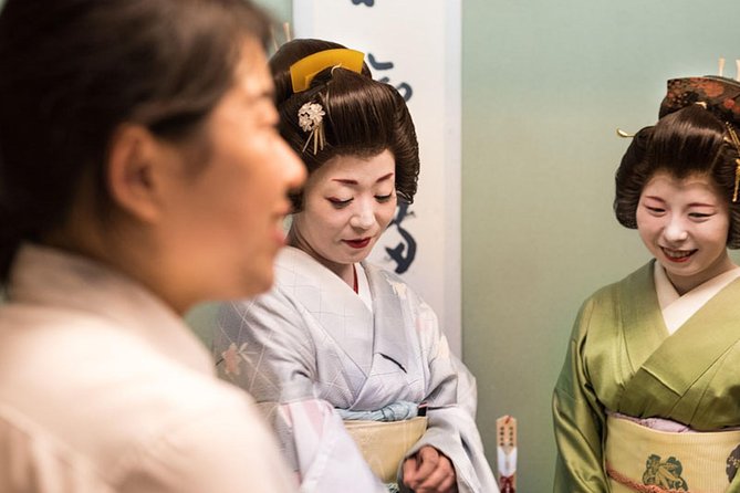 Authentic Geisha Performance with Dinner in Tokyo - Step into Asakusa at 6:00 pm: what the evening feels like