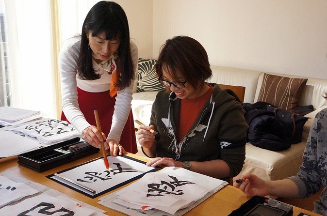 Authentic Japanese calligraphy class in Tokyo! Kanji your name - The Best Way to Prepare (So Your Strokes Look Better Fast)