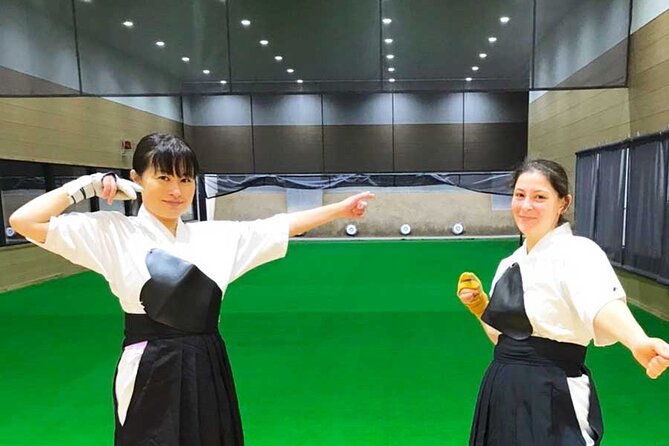 Authentic Kyudo Japanese Archery Experience in Tokyo - Straw bale target practice: where technique meets reality