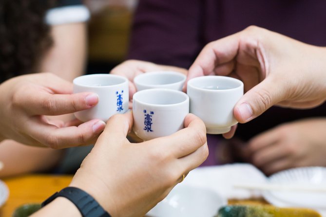 Best of Shinjuku: Izakaya Food Tour (4 Stops, 14+ Tastings) - The guide makes or breaks it: what you can look for before you book