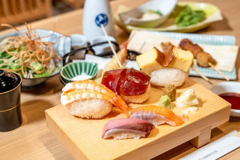 Bon Dance IZAKAYA in Shinjuku, Tokyo - Finding HANAMICHI TOKYO KABUKICHO near Kabukicho (without stress)