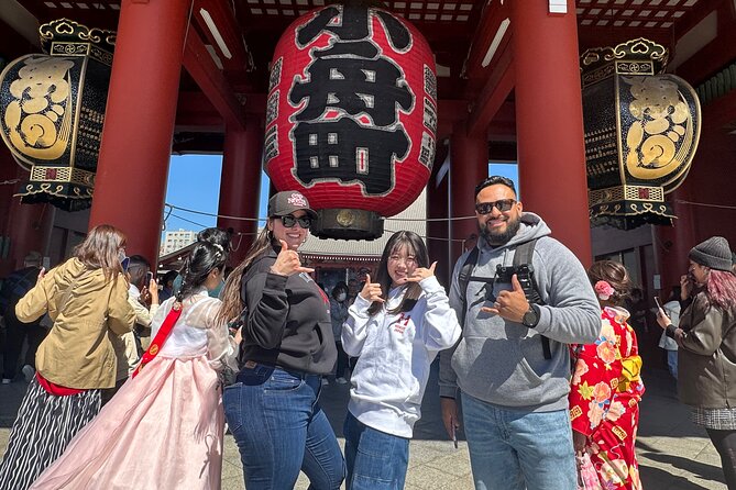 Chill Out in Tokyo: Personalized Private Tours with Local Friends - Ueno Park, Ameyoko Center Building, and Akihabara: three shopping moods