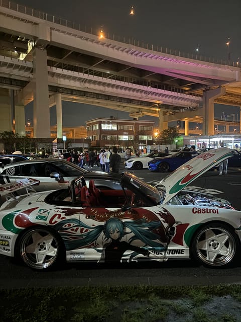 Daikoku cars meet experience by Porsche Macan - Autobacs Shinonome: the car-parts store that feels like a show