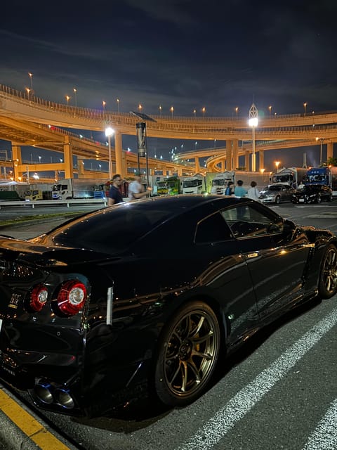 Daikoku cars meet experience by Porsche Macan - Daikoku Parking Area: where car-spotting becomes a real moment