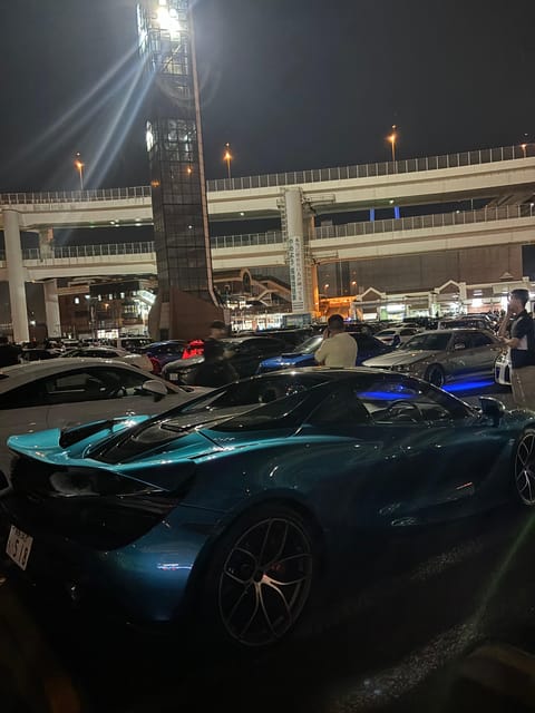 Daikoku cars meet experience by Porsche Macan - Tokyo Tower at night: iconic photos plus souvenir browsing