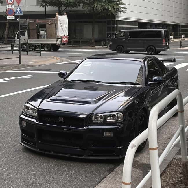 Daikoku: R34 Skyline Night Private JDM Daikoku Experience - Daikoku Parking Area at Night: Where the Scene Turns Into a Photo Mission