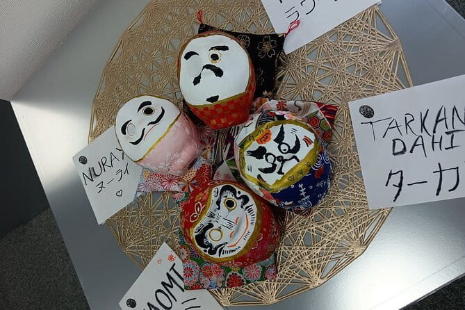 Daruma Workshop by Making your Own Japanese Souvenir in Shinjuku - The 90-minute flow: making your daruma without stress