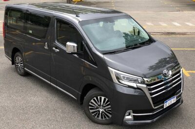 Departure Transfer from Tokyo City to Haneda Airport HND by van - Meet & Greet at Your Accommodation With Backup Contact