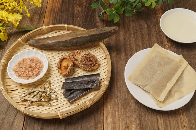 Discover Japanese Umami: Onigiri & Dashi Masterclass in Tokyo - Dashimaki Tamago on a Rectangular Pan: The Technique You’ll Actually Use