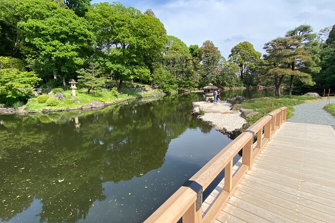 Discover the History of Shinjuku Gyoen – Private Walking Tour - Price and value: paying for guidance, not entrance