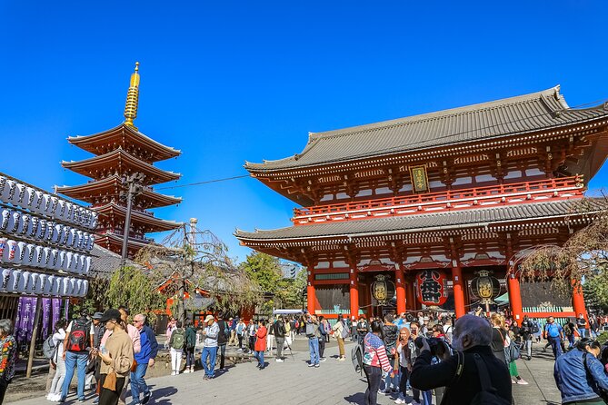 Discover Tokyo, Private Customized Tour with Expert Guides - Senso-ji Temple in Asakusa: the lantern shot everyone wants