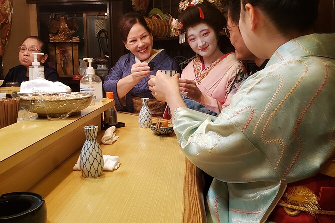 Drinks with Geisha - Geisha Drinks at a Koto City Teahouse: The Pitch and the Reality