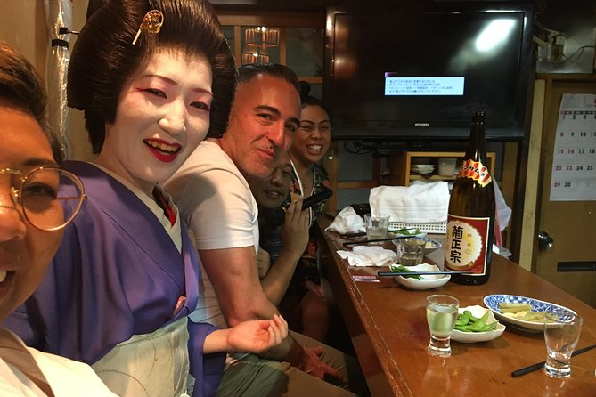 Drinks with Geisha - Your 90-Minute Flow: From Arrival to Conversation and Photos