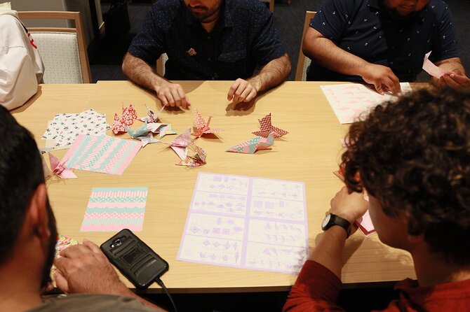 EDOCCO Tea House–A Quick Dive into Japanese Traditional Culture - Origami workshop: simple steps that turn into real art