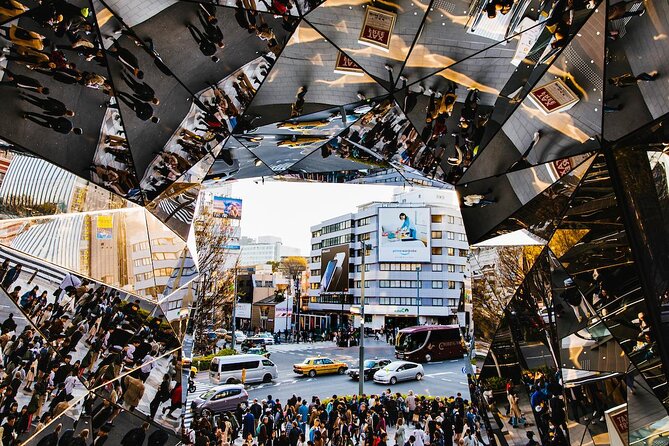 Essential tour for fashion and art in Tokyo for 6 hours with local lunch - Key highlights at a glance