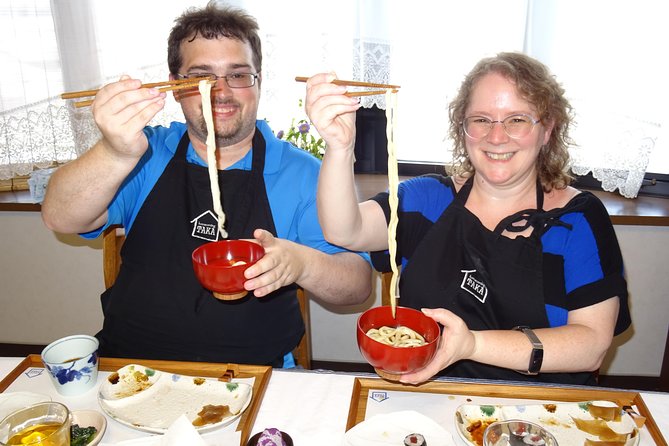 Experience all of Japanese culture and Japanese food experience classes "origami, udon, Japanese food, green tea, calligraphy" in 4 hours - Origami crane time: starting with the simplest Japanese craft