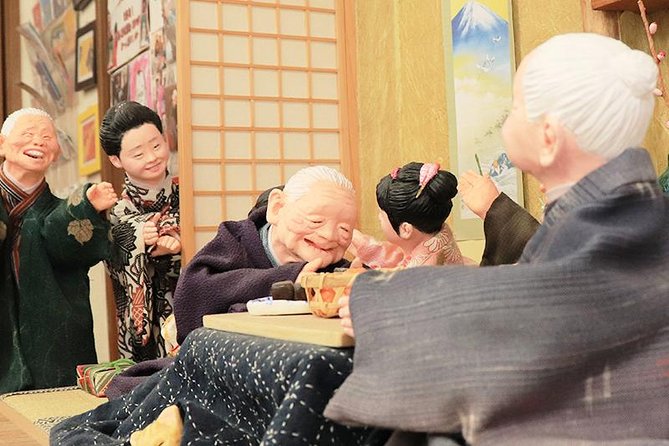 Experience Old local Tokyo & traditional food in Yanaka Ginza - Walking Yanaka Ginza like a neighbor, not a spectator