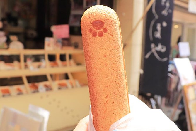 Experience Old local Tokyo & traditional food in Yanaka Ginza - Yanaka Cemetery and Old Tokyo reflection