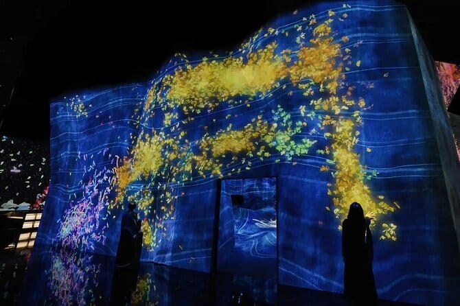 Experience TeamLab Planets in Tokyo - The Main Event: Water Area, Crystal Universe, and the Flower Space