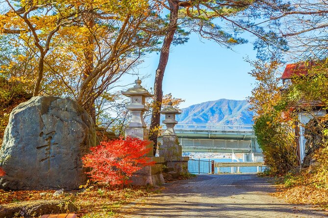 From Tokyo: Private Day Trip to Mount Fuji & Fuji Five lakes - Photo strategy: how to get the Fuji shot without losing your mind