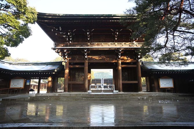 Full Day Tokyo Tour, From/To Tokyo,Yokohama, Narita, 2- 12 guests - Imperial Palace area: timing matters