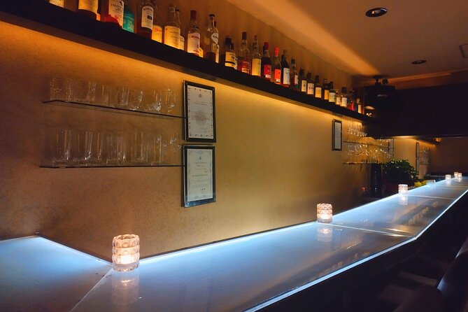 GoldenGai Daytime JapanWhisky BeginnersSession w/FemaleBartender - Golden Gai in Daylight: Why This Setup Works
