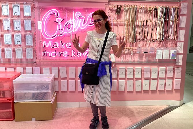 Harajuku Private Tour: Kawaii Fashion & Animal Cafe Included - The meeting point: start at HIS and get your bearings fast