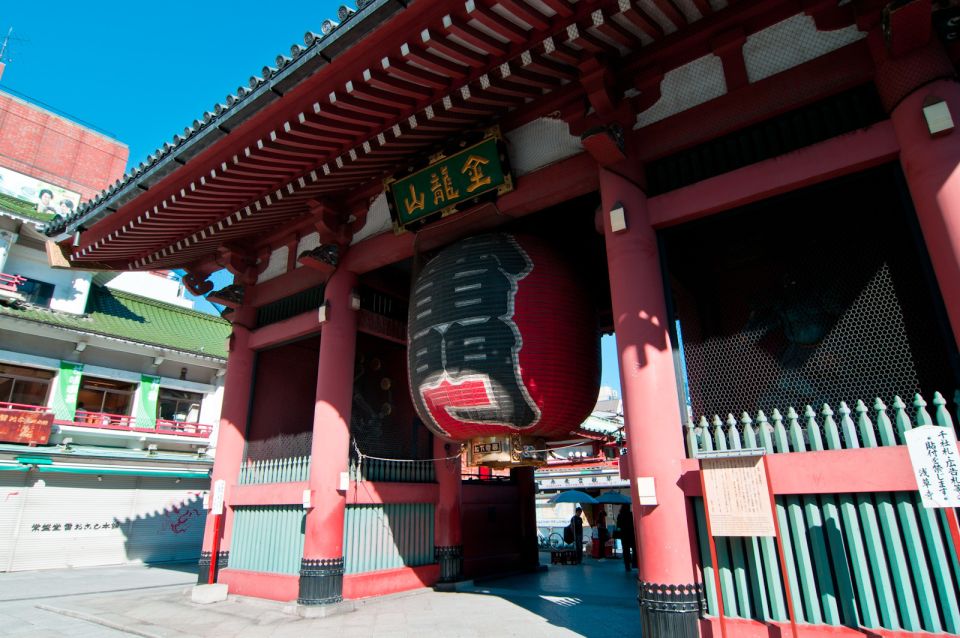 Highlights of Tokyo Private Tour with a Licensed Guide - Asakusa and Sensoji: Nakamise shopping and classic Tokyo street views
