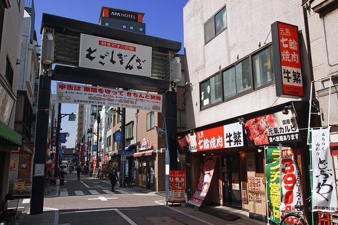 Historic Temple・traditional Japanese garden＆ Eating around at a shopping strip - Ikegami Honmon-ji Temple: a free 13th-century hill stop