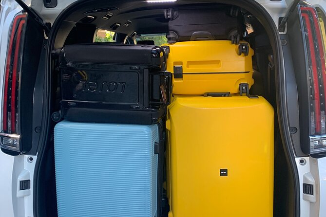 Intercity Shuttle, Tokyo to Haneda /Narita /Yokohama /Makuhari - The hidden value: avoiding public transport stress (especially with luggage)