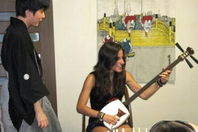 Japanaese tradtional Tsugaru Shamisen music lesson in Tokyo - The Shinjuku setting: why the location works for most plans