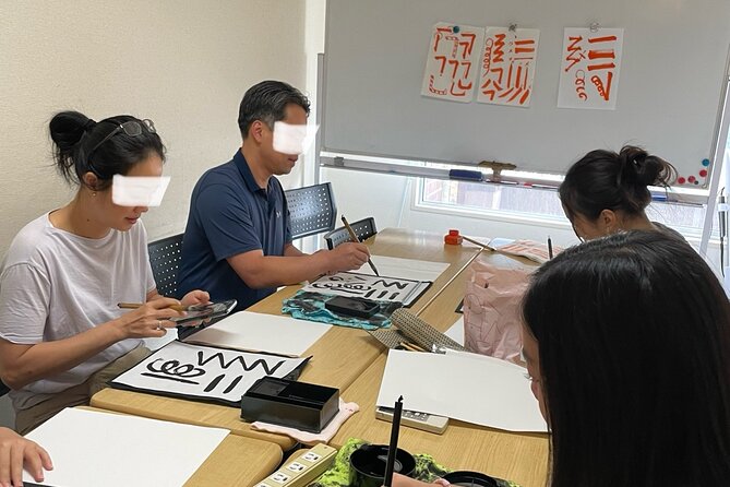 Japanese culture and calligraphy in Tokyo! - Nakano Broadway Is a Smart Choice for a 90-Minute Class