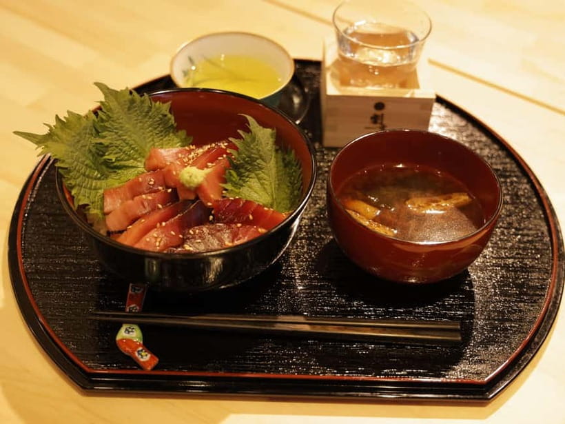 Japanese Knife Skills & Tuna Don/Sushi Workshop in Tokyo - Sashimi slicing performance, then your turn