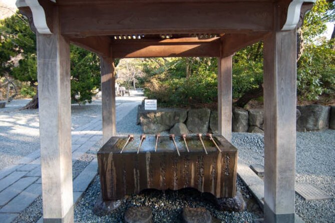 Kamakura Private Tour Great Buddha & Enoshima with English guide - Tsurugaoka Hachimangu: shrine grandeur with calm pacing