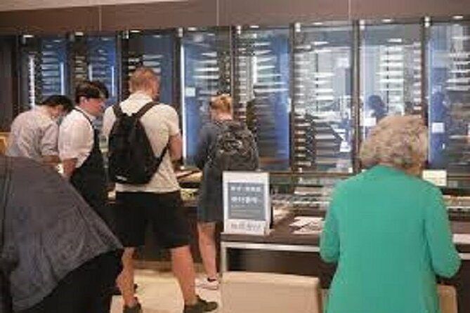 Kappabashi Knife Shopping Tour with Government-Licensed Guide - How the guided route keeps shopping stress low