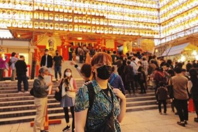 Licensed Guide Shinjuku Dramatic Tour (Tokyo) - Golden Gai film lanes and Omoide Yokocho’s food-alley culture
