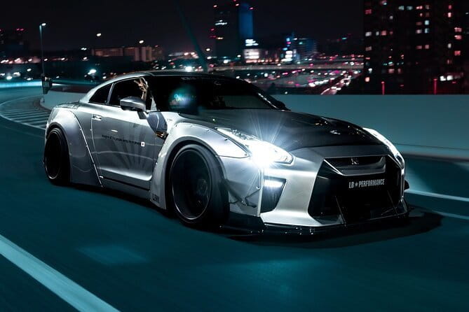 Membership Car Club GTR35 LibertyWalk Daikoku car meet photoshoot - The Wangan-sen Drive: Midnight-Club Lore With Real Tokyo Roads