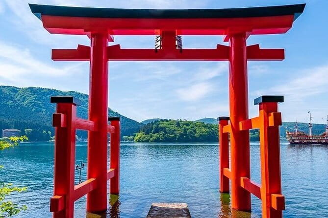 Mount Fuji and Hakone Private Tour with Pickup from Tokyo - Oshino Hakkai: Fuji-fed ponds that feel refreshingly calm