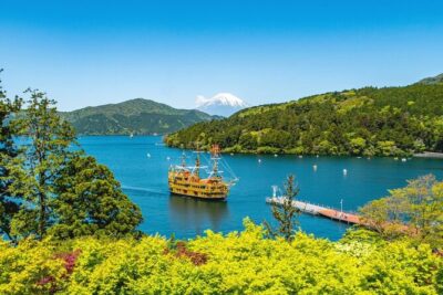 Mount Fuji, Hakone and Owakudani One Day Bus Tour from Tokyo - Lake Ashinoko: the calm start that sets the mood