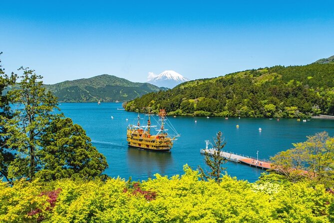 Mount Fuji, Hakone and Owakudani One Day Bus Tour from Tokyo - Lake Ashinoko: the calm start that sets the mood