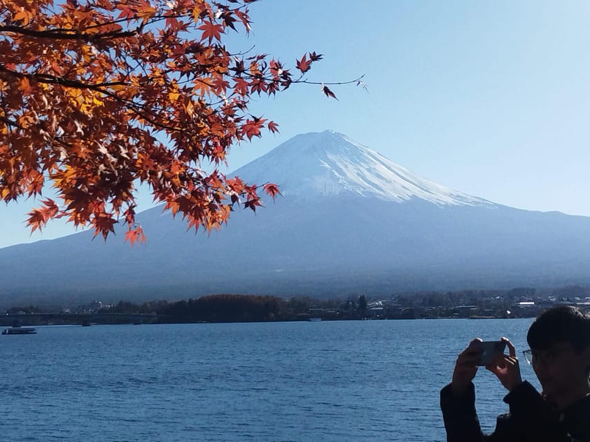 Mount Fuji-Lake Kawaguchi Private Tour with Bilingual Driver - Lake Kawaguchi: when the day finally opens up
